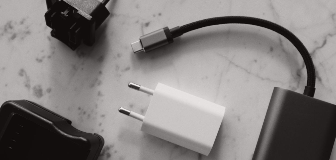 Ett stort batteri eller flere små: valget for en lang opptaksdag